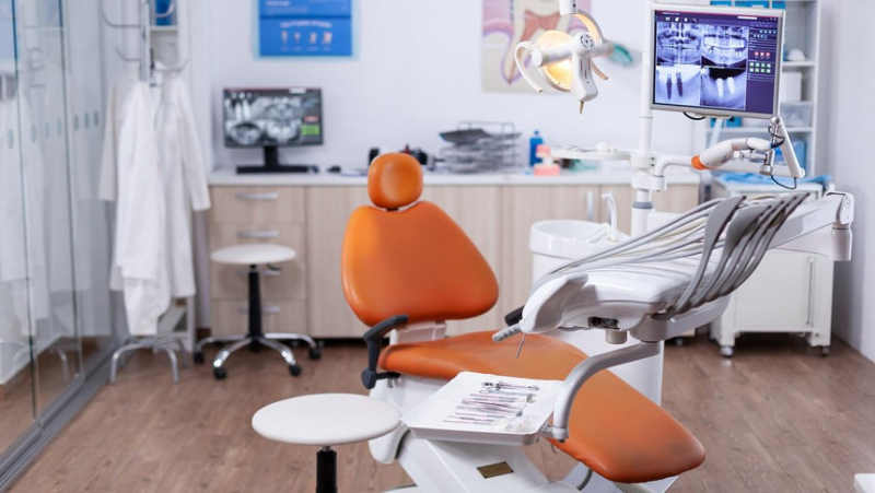 Поход к зубному подорожает: в Беларуси выросли тарифы на стоматологические услуги