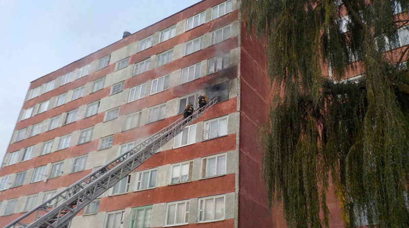 В Бобруйске при пожаре в общежитии два человека спасены и пять эвакуированы