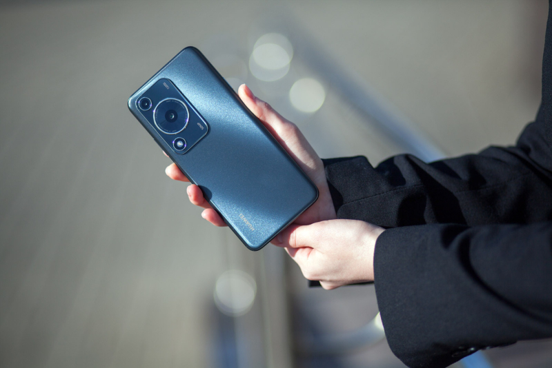 В Беларуси появился бюджетный смартфон Huawei nova Y72 с мощной батареей, двойной камерой и актуальным дизайном