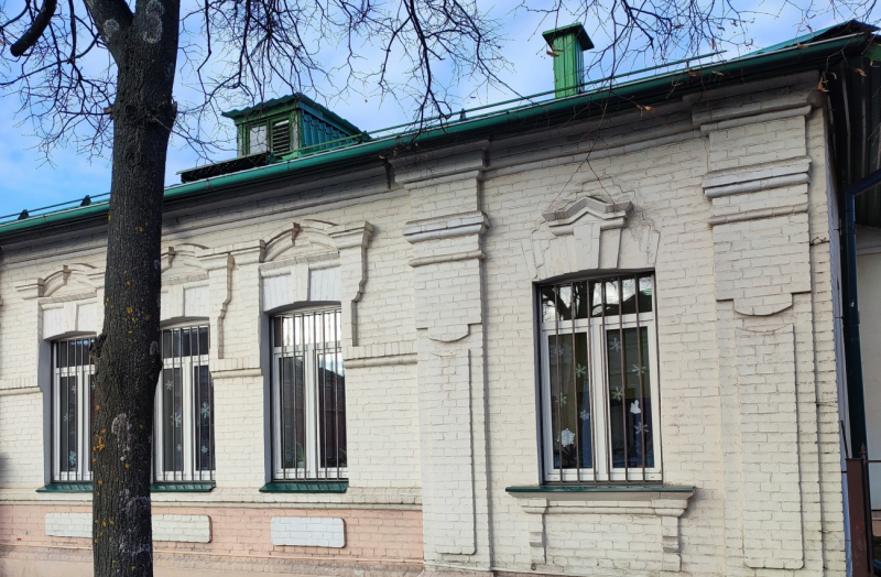 Старинные постройки города. Дом Ш.Захарина - А.Симиновского