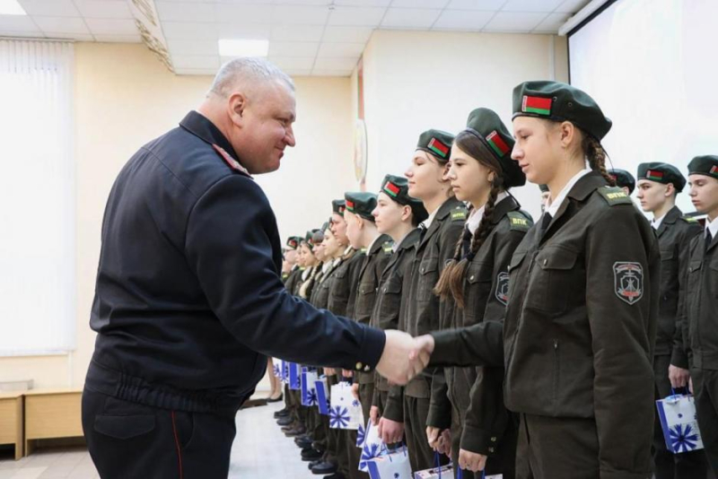 На базе УВД Бобруйского горисполкома открыт военно-патриотический клуб «Честь»
