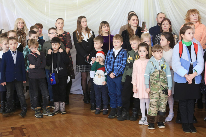 Для воспитанников воскресных школ Бобруйской епархии прошла Архиерейская Рождественская елка