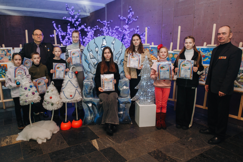 Изостудия «Радуга» подвела итоги ежегодного конкурса «Краски Рождества и Нового года»