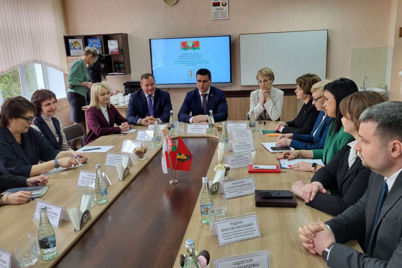 Министр образования Андрей Иванец был на рабочей встрече в Бобруйске