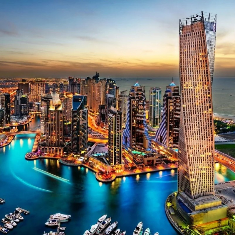Великолепие торгового туризма в Дубае — роскошные покупки легко поместятся в арендованном VIP-автомобиле
