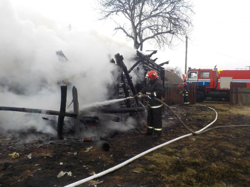 В Боярах горел дом: полностью уничтожена крыша и пристройка