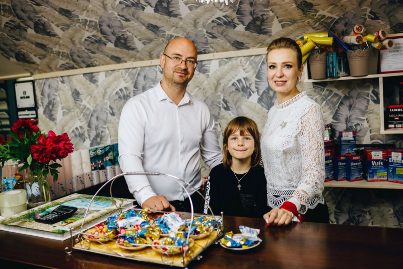 Ведущая Анастасия Зарицкая открыла «Бутик Обои»: «Мы остались без работы. Помог семейный бизнес»