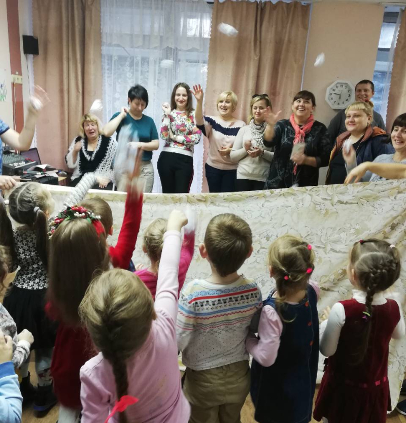 Дети «Росквита» дарят тепло и любовь самым важным людям в жизни