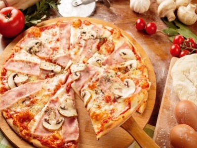 Доставка пиццы на дом – оптимальный вариант для голодной и нетерпеливой компании