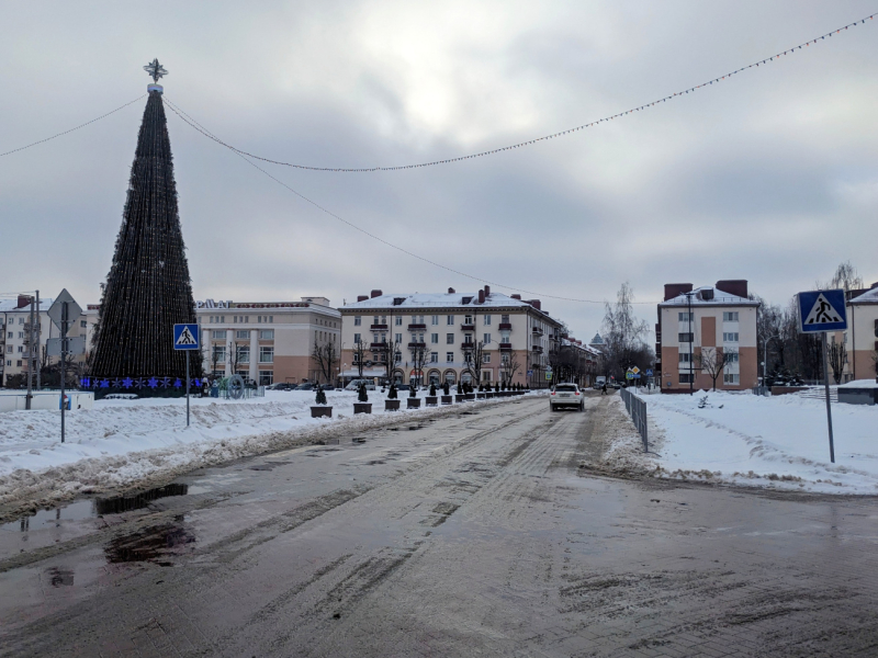 Движение машин по площади Ленина возобновлено – но не полностью