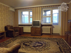 Габровская д. 33 продается трехкомнатная квартира