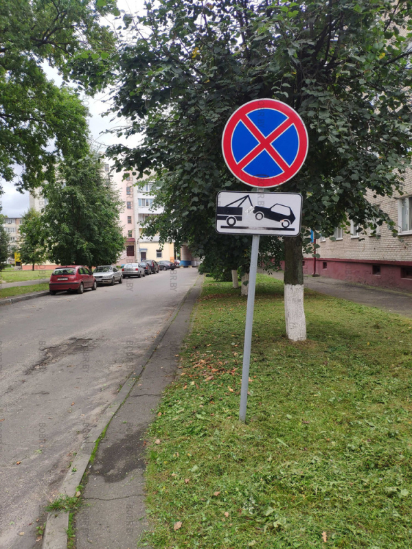 А есть в Бобруйске человек, отвечающий за прямоту установки дорожных знаков?
