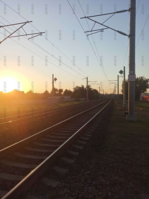 Рассвет на железной дороге