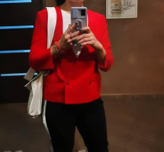 Стильный красный пиджак