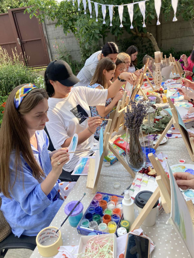 В Николо-Софийском храме Бобруйска организованы мастер-классы по рисованию для детей и взрослых