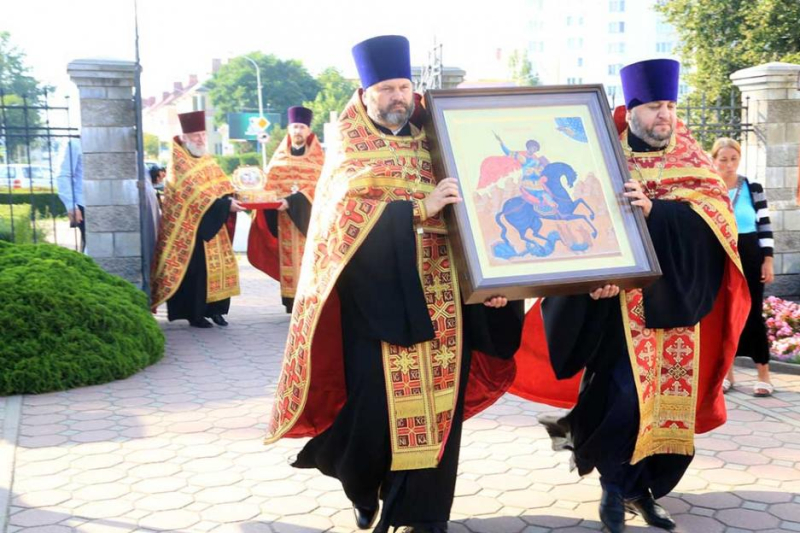В Георгиевском храме Бобруйска торжественно встретили ковчег с мощами Георгия Победоносца