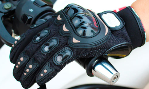 Мотоперчатки: выбор и особенности для безопасной и комфортной езды