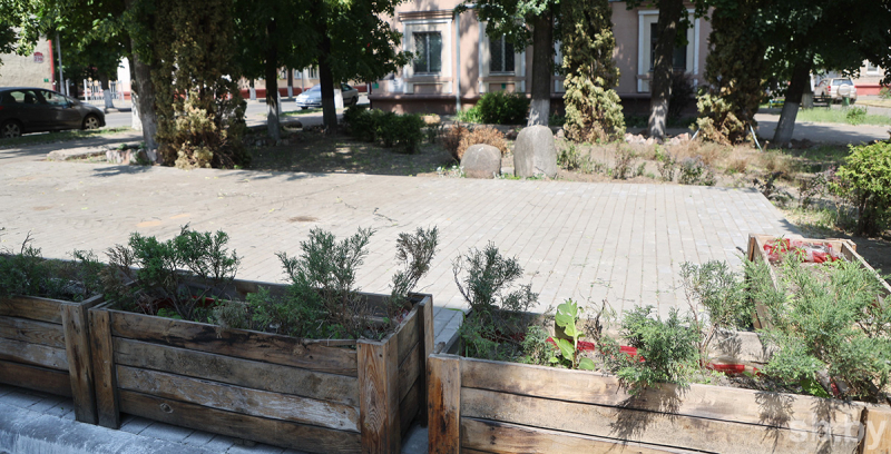 В Бобруйске разгорелся конфликт между жильцами и предпринимателем из-за благоустройства придомовой территории