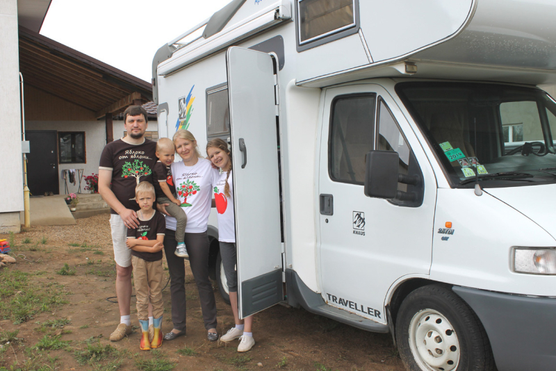 Как в Американских фильмах: белоруска поехала путешествовать с семьей на автодоме