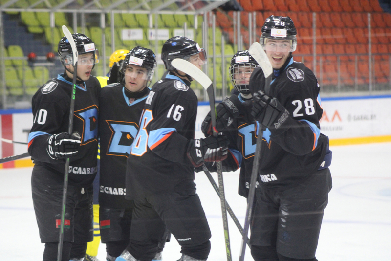 Хоккеисты «Динамо-Шинника» одержали третью победу подряд в МХЛ