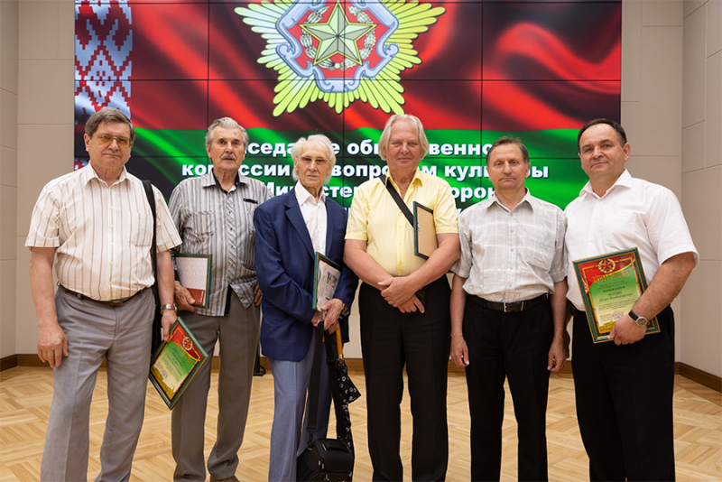 В рамках 75-летия освобождения Беларуси Министр обороны Республики Беларусь наградил Лауреатов конкурса