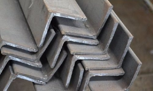 Металлический уголок – незаменимая деталь в любом строительстве