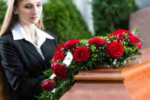 Как часто навещать могилу на кладбище