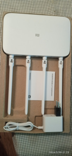 WI-FI pоутер MI на 4 антенны-продам