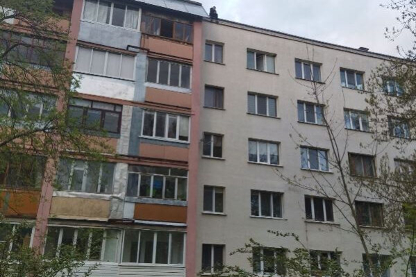 В Бобруйске мужчина порезал жену и выпрыгнул с пятого этажа