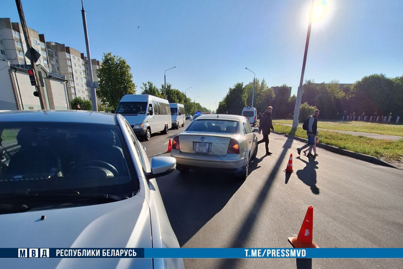 В Бобруйске мужчина на авто сбил двух детей пяти и шести лет
