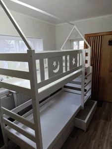 Двухъярусная кровать. Массив