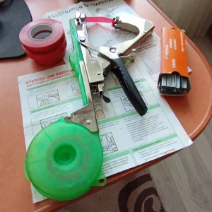 Тапенер - степлер для подвязки растений с лентами и скобами