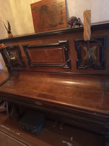 Антикварное пианино