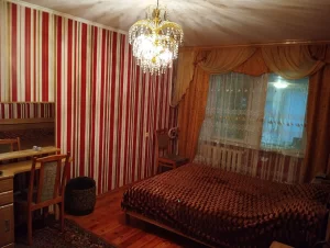 Двух комнатную квартиру на длительный в районе Авиагородка