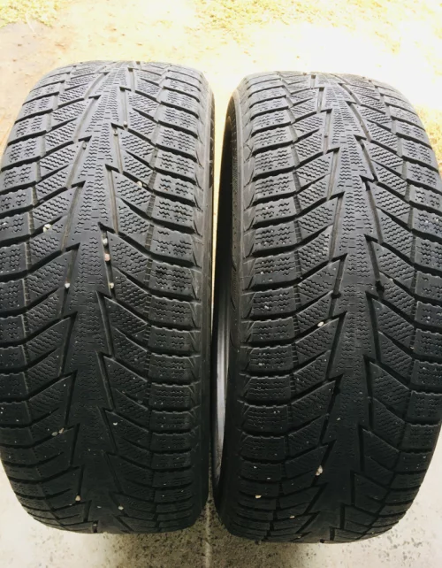 Покрышки зимние легковые 215/55/17 Hankook