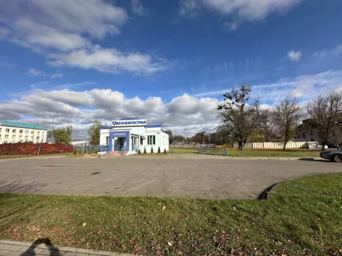 Продаются склады более 400 м2 с участком 1, 5 га