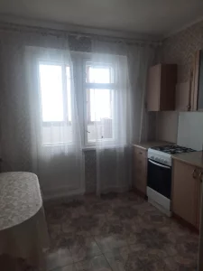 Однокомнатную квартиру на длительный срок