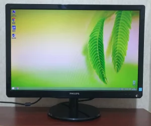 ЖК монитор 22"