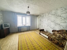 2-комнатная квартира в центре города, 6-й этаж 9-эт. кирп. дома