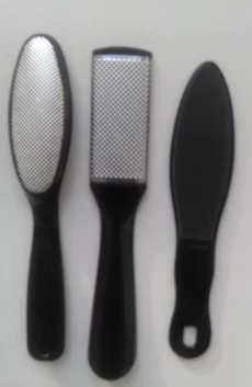 Тёрка Titania( Германия )  и набор ( Китай) для педикюра.