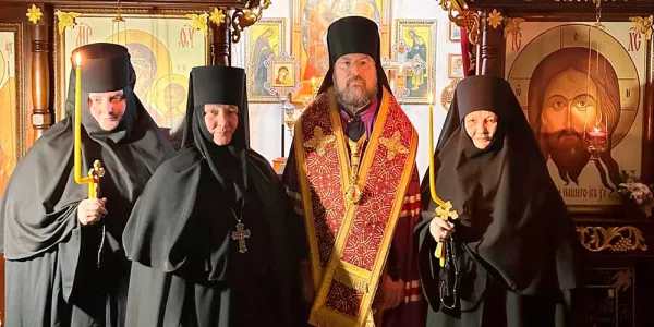 Две инокини Бобруйского монастыря приняли постриг в мантию от епископа Серафима