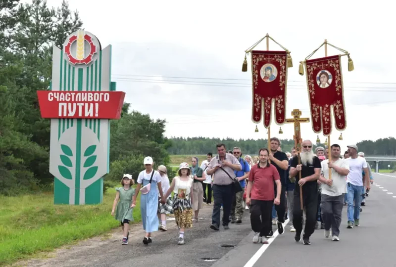 Как прошёл Крестный ход из Бобруйска в Горбацевичи в честь престольного праздника