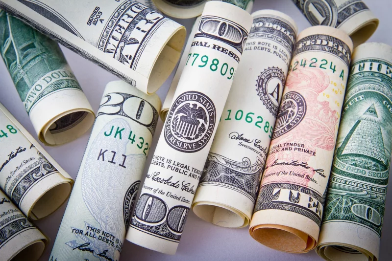 Курсы валют на 28 октября 2022: доллар падает в цене
