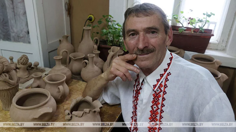 «Благодарный, но непростой труд». Как в поселке Глуша возрождают старинные традиции гончарства