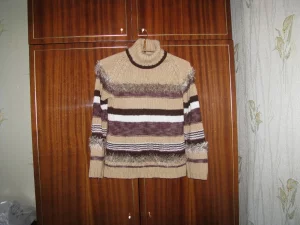 Свитер дев.. р-44