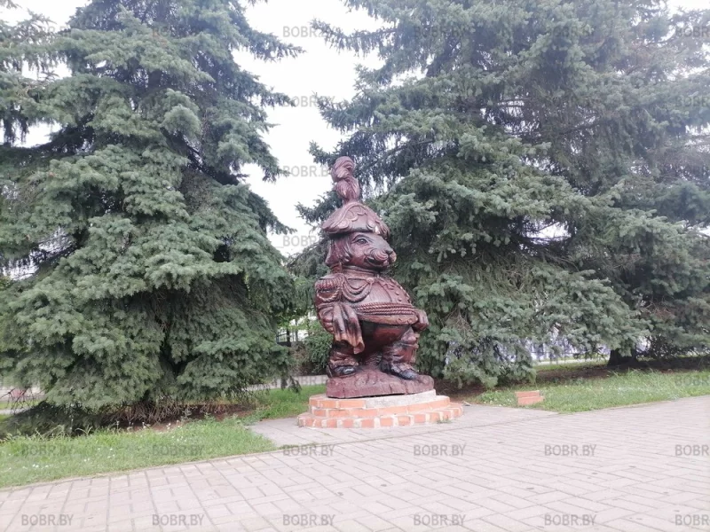 Кто знает сколько скульптур бобра в городе? 