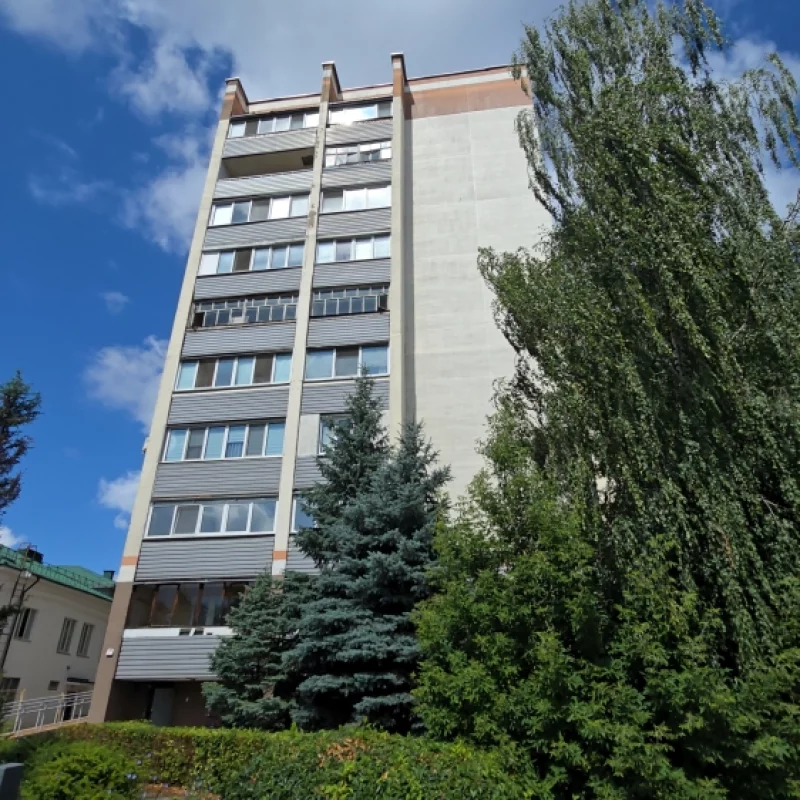 А помните, раньше это дом по Горького 41 называли падает плитка?