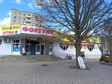 Площадка под фудтрак в проходном месте