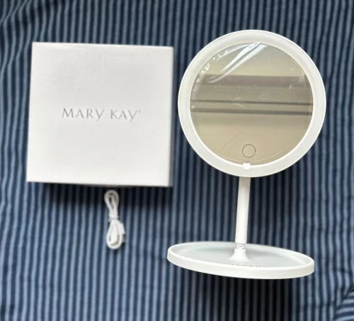 Зеркало с подсветкой Mary Kay