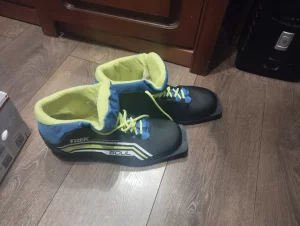 Лыжи и ботинки к ним